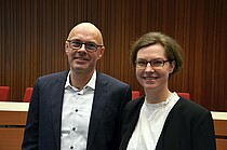 Bezirksamtsleiter Michael Werner-Boelz mit Sina Imhof