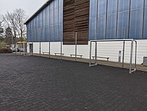 Sportfläche, die ein Dach bekommen soll Sportfläche, die ein Dach bekommen soll