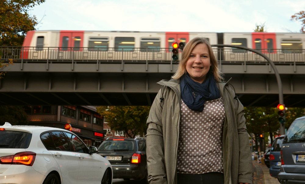 Simone Dornia in der Fuhlsbüttler Straße in Höhe der geplanten U-Bahn-Haltestelle Simone Dornia in der Fuhlsbüttler Straße in Höhe der geplanten U-Bahn-Haltestelle