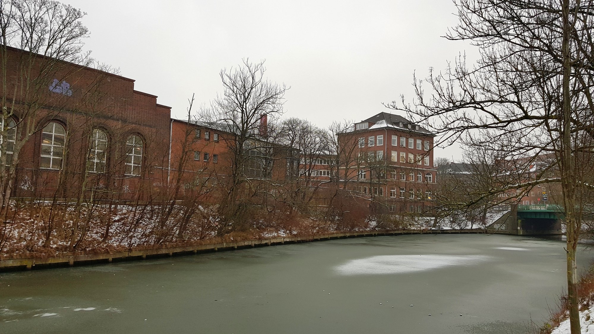 Hier zwischen Wiesendamm und Barmbeker Stichkanal entsteht das neue Bezirksamt Hamburg-Nord