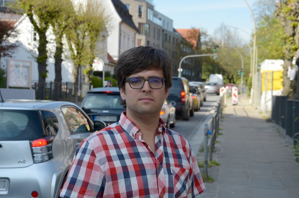 Fraktionschef Timo B. Kranz an der Ohlsdorfer Ecke Ulmenstraße Fraktionschef Timo B. Kranz an der Ohlsdorfer Ecke Ulmenstraße