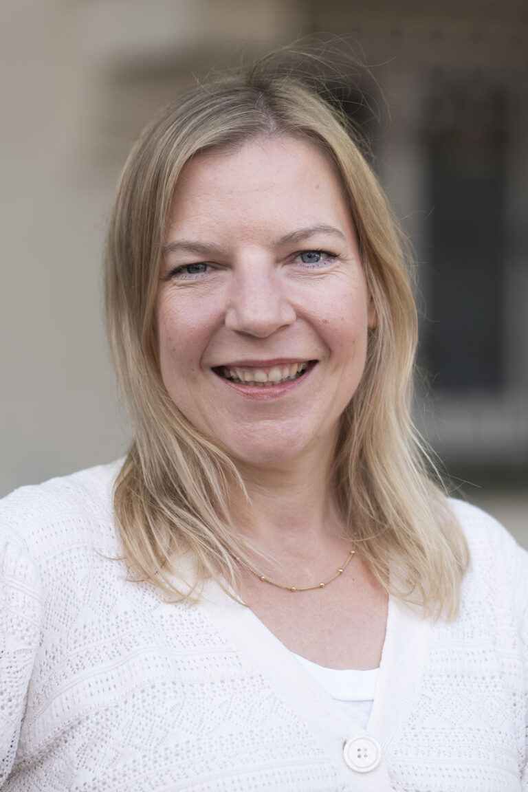 Porträt von Simone Dornia (Partei)