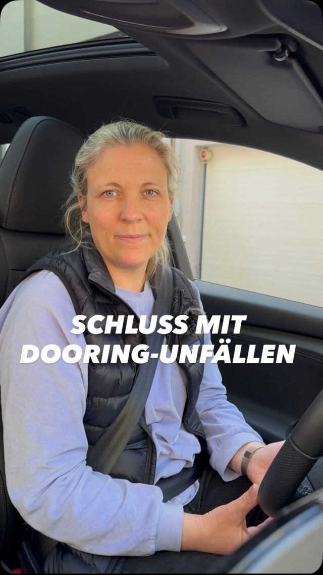 🚲Zu dichtes Überholen, parkende Autos, sich plötzlich öffnende Türen: Genau so entstehen gefährliche Situationen für Radfahrende – und sogenannte Dooring-Unfälle.

Hamburg setzt sich deshalb auf Bundesebene für mehr Sicherheit im Straßenverkehr ein:

✅ mehr Aufmerksamkeit durch den Holländischen Griff

✅ technische Warnsysteme in Autos

✅ bessere Sicherheit für Radfahrende im Alltag

Denn jeder tödliche Fahrradunfall ist einer zu viel.

Bitte achtet aufeinander – ob im Auto, auf dem Rad oder zu Fuß. Mehr Rücksicht bedeutet mehr Sicherheit für alle.

[Dies ist ein Beitrag der Fraktion]