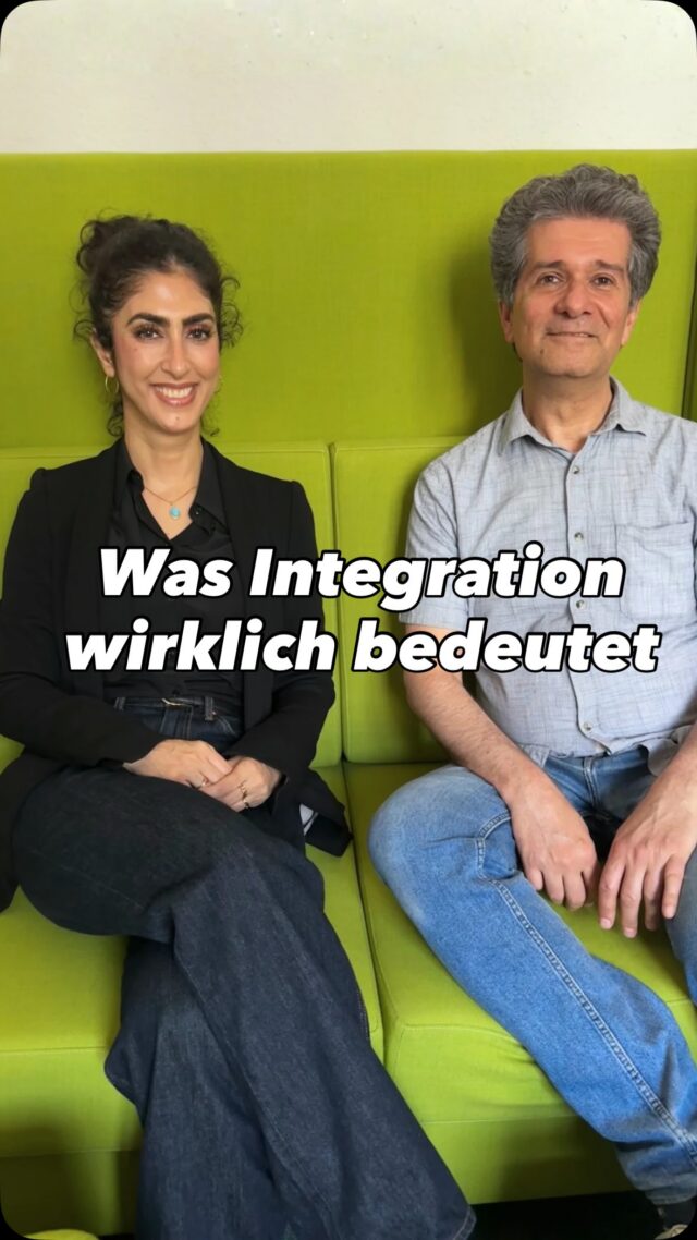 Was bedeutet Integration ganz konkret im Alltag? Das erklären @parica_partoshoar , Abgeordnete der GRÜNEN Bürgerschaftsfraktion und Sprecherin für Migration und Integration, und @anilkaputanoglu , Bezirksabgeordneter und Sprecher für Integration der GRÜNEN Fraktion Hamburg-Nord. 🤝

Integration funktioniert, wenn Eltern beim Elternabend ihre Fragen stellen können, Menschen einen passenden Sprachkurs oder Arbeitsplatz finden oder im Sportverein Anschluss bekommen – unabhängig von Herkunft oder Namen.

Gute Integration bedeutet gesellschaftliche Teilhabe: mitreden, mitentscheiden und eigene Erfahrungen einbringen.

Deshalb setzen wir uns für eine regelmäßige Integrationskonferenz in Hamburg-Nord ein. Dort sollen Vereine, Initiativen, Migrant*innenselbstorganisationen, Ehrenamtliche, Verwaltung und Politik gemeinsam konkrete Lösungen entwickeln und bestehende Angebote besser vernetzen.

👉Unser Antrag wird heute, am 25. Juni 2026 ab 18 Uhr, in der öffentlichen Sitzung der Bezirksversammlung Hamburg-Nord beraten.

[Dies ist ein Beitrag der Fraktion]